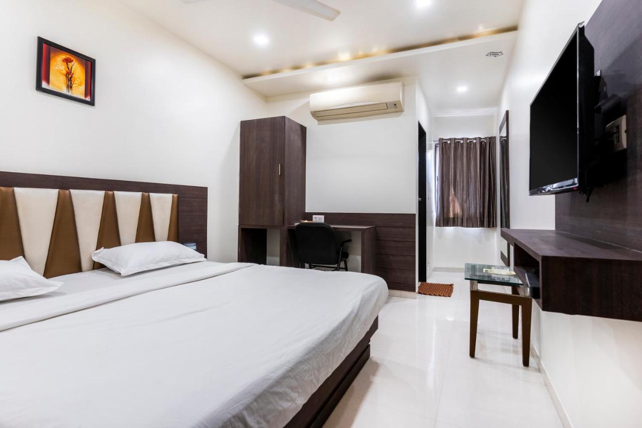 โรงแรมอาศิษ อาเมดาบัด ภายนอก รูปภาพ