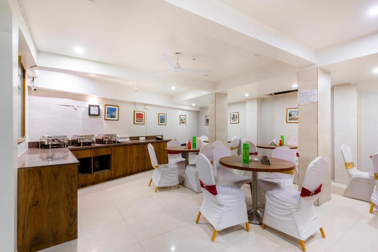 โรงแรมอาศิษ อาเมดาบัด ภายนอก รูปภาพ