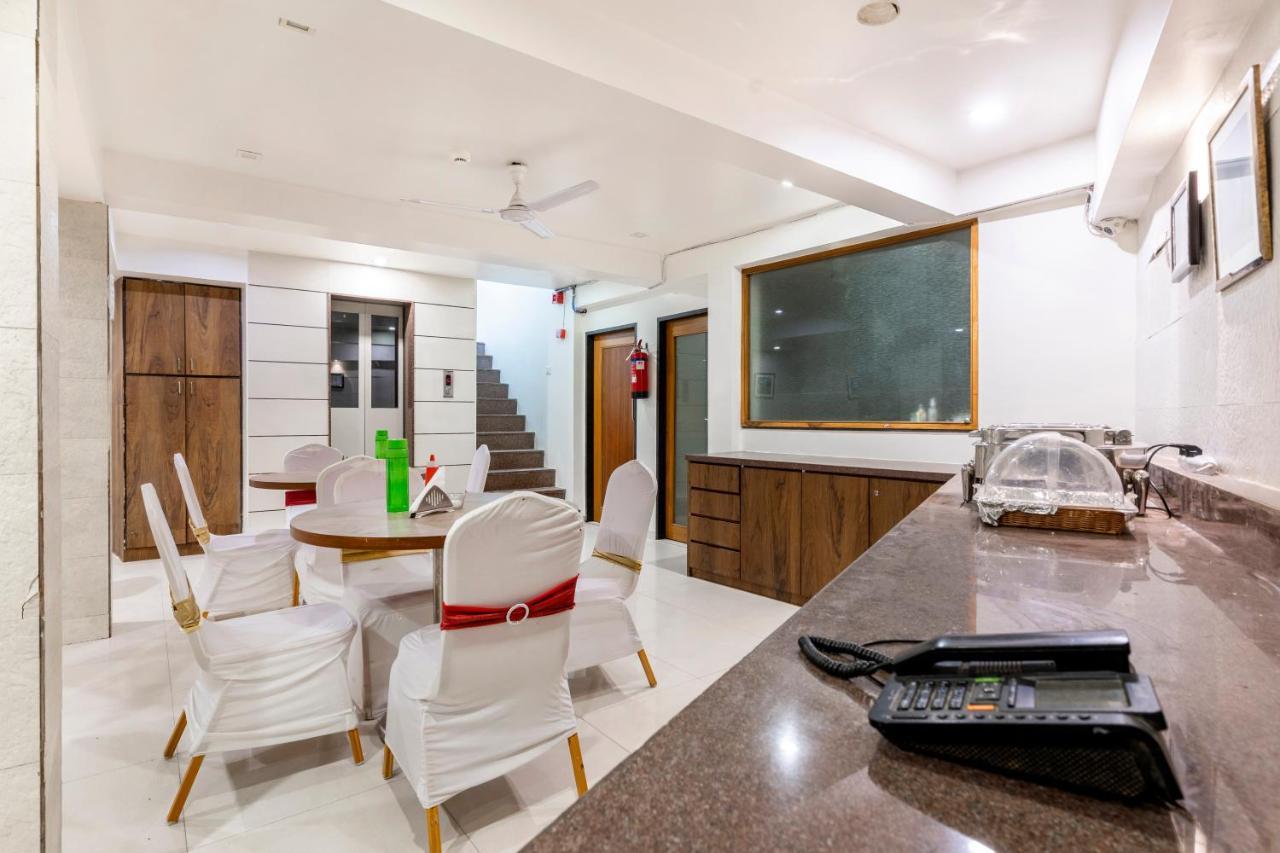 โรงแรมอาศิษ อาเมดาบัด ภายนอก รูปภาพ