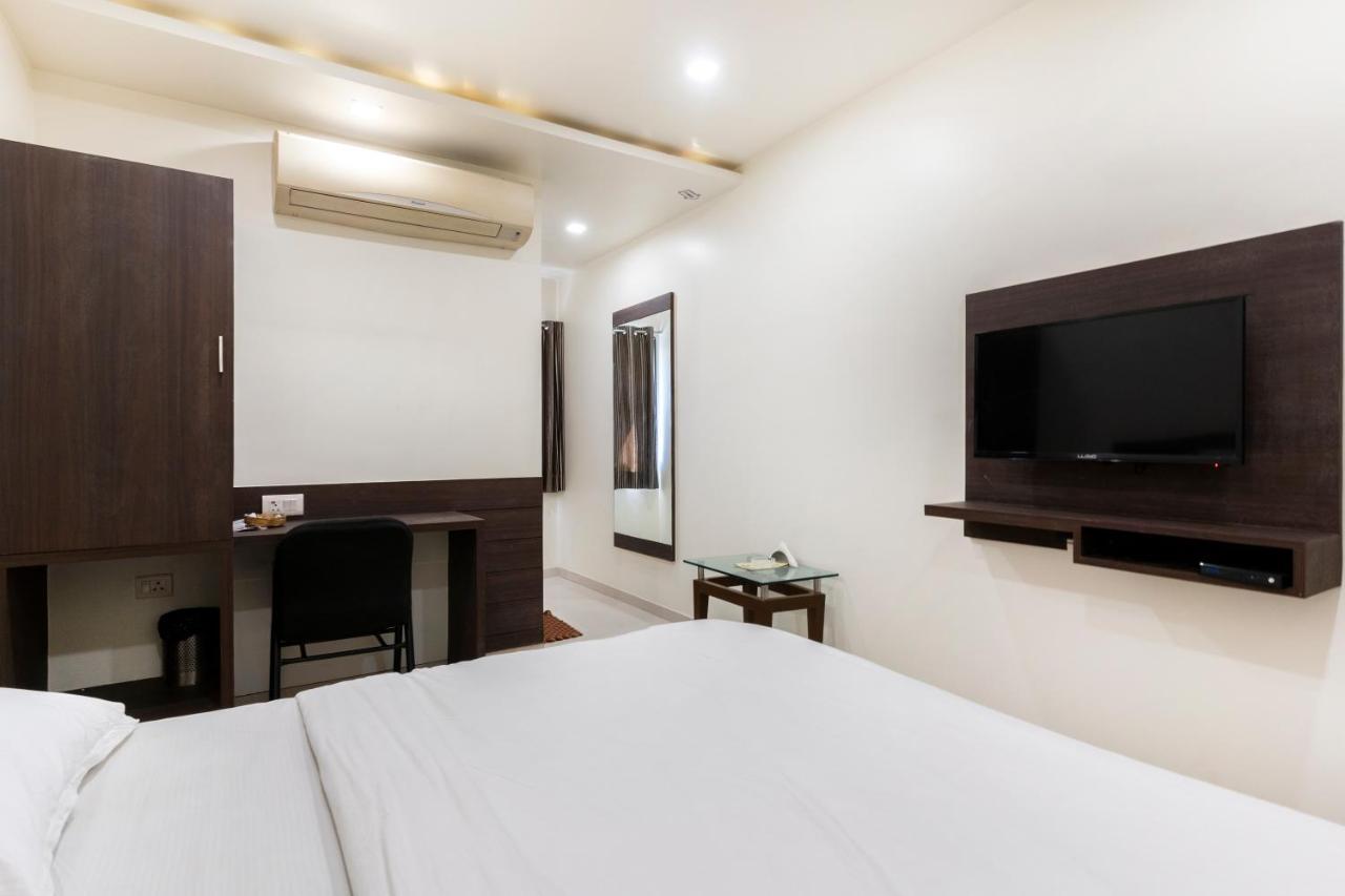 โรงแรมอาศิษ อาเมดาบัด ภายนอก รูปภาพ