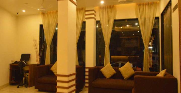 โรงแรมอาศิษ อาเมดาบัด ภายนอก รูปภาพ